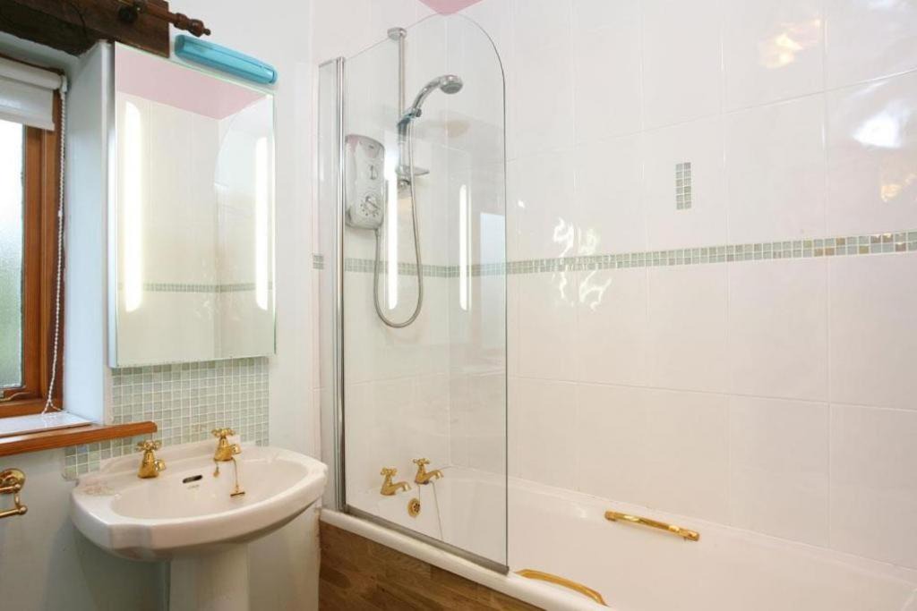 Photo of Bathroom in Underbarrow