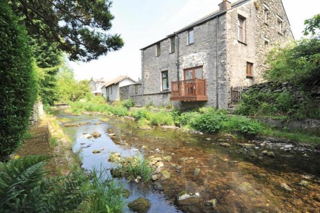 Photo of Buildings in Staveley