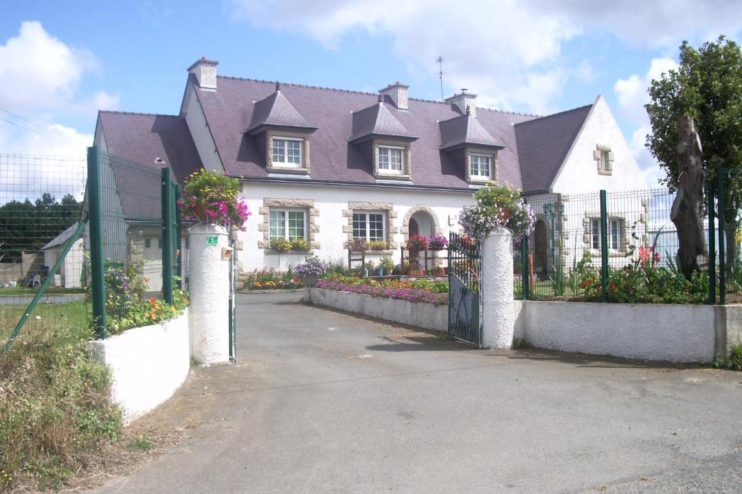 Photo of Buildings in Plerin