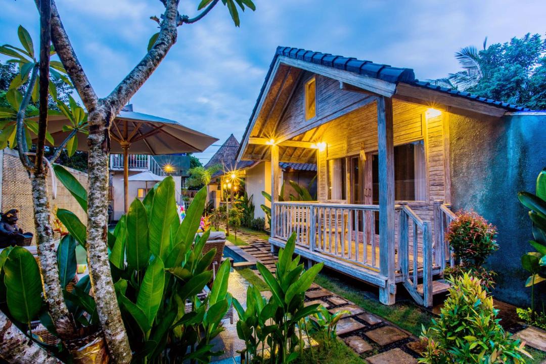 Photo of Others in Mushroom Bay