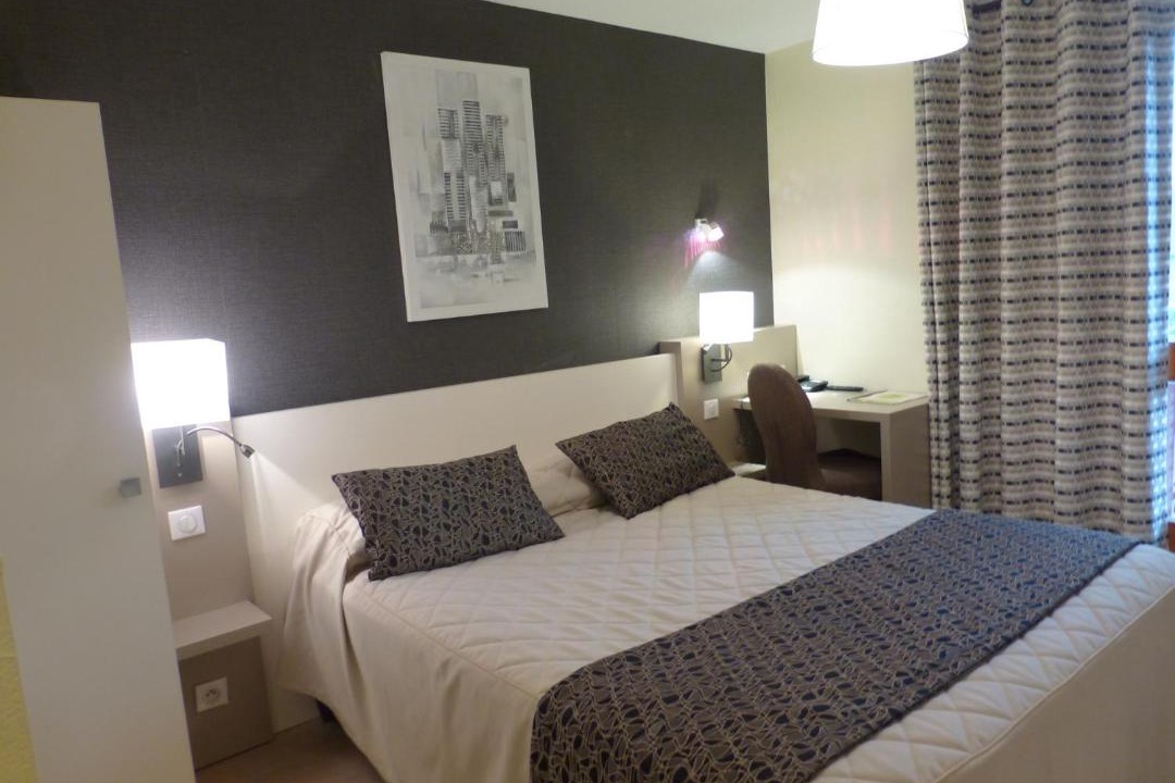 Photo of Others in Beze