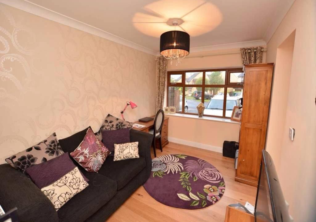 Photo of Livingroom in Idle