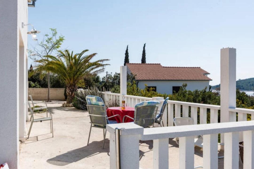 Photo of Patio Balcony in Maslinica