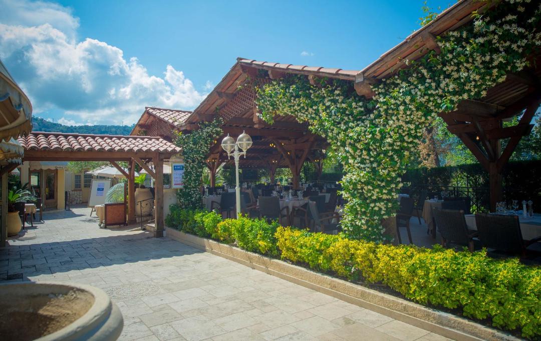 Photo of Others in Carros