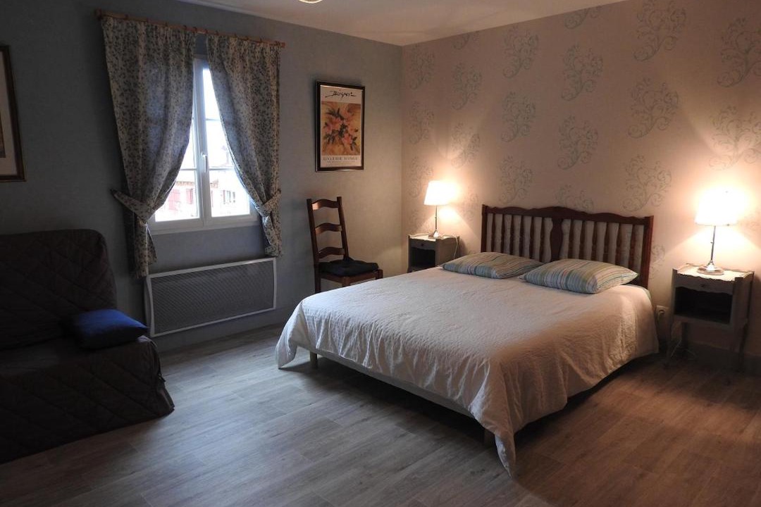Photo of Bedroom in La Chapelle-de-Bragny