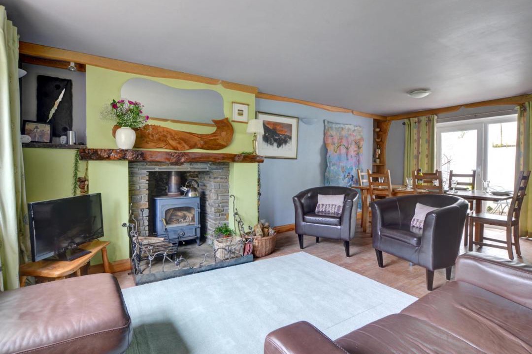 Photo of Livingroom in Margam