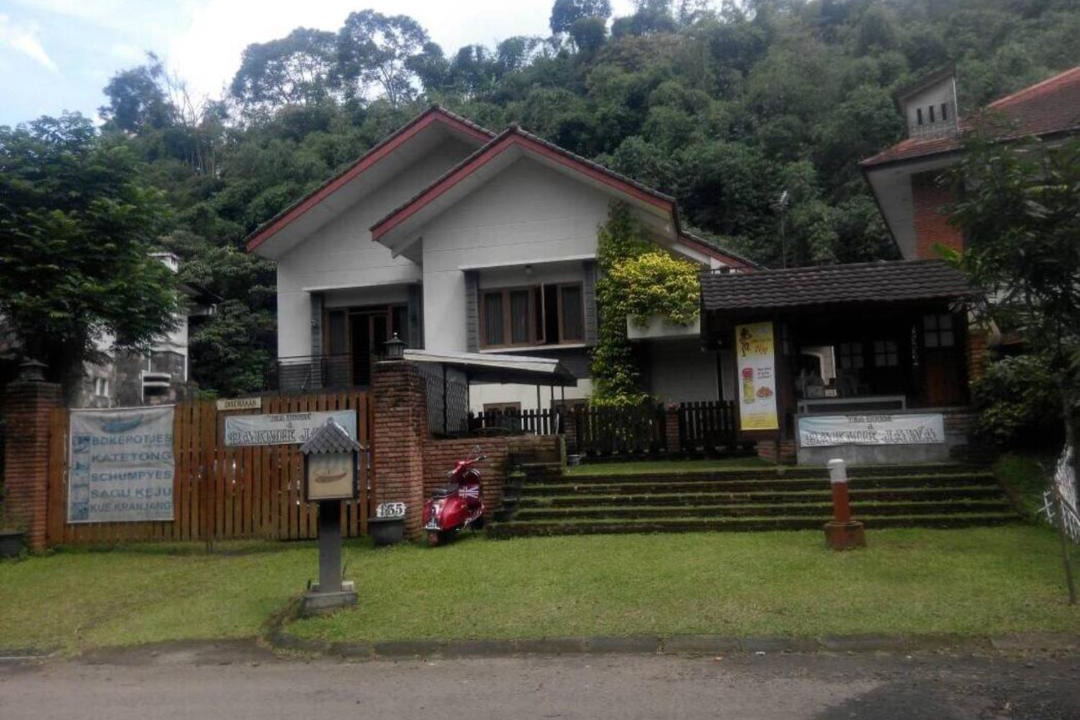 Photo of Buildings in Parongpong