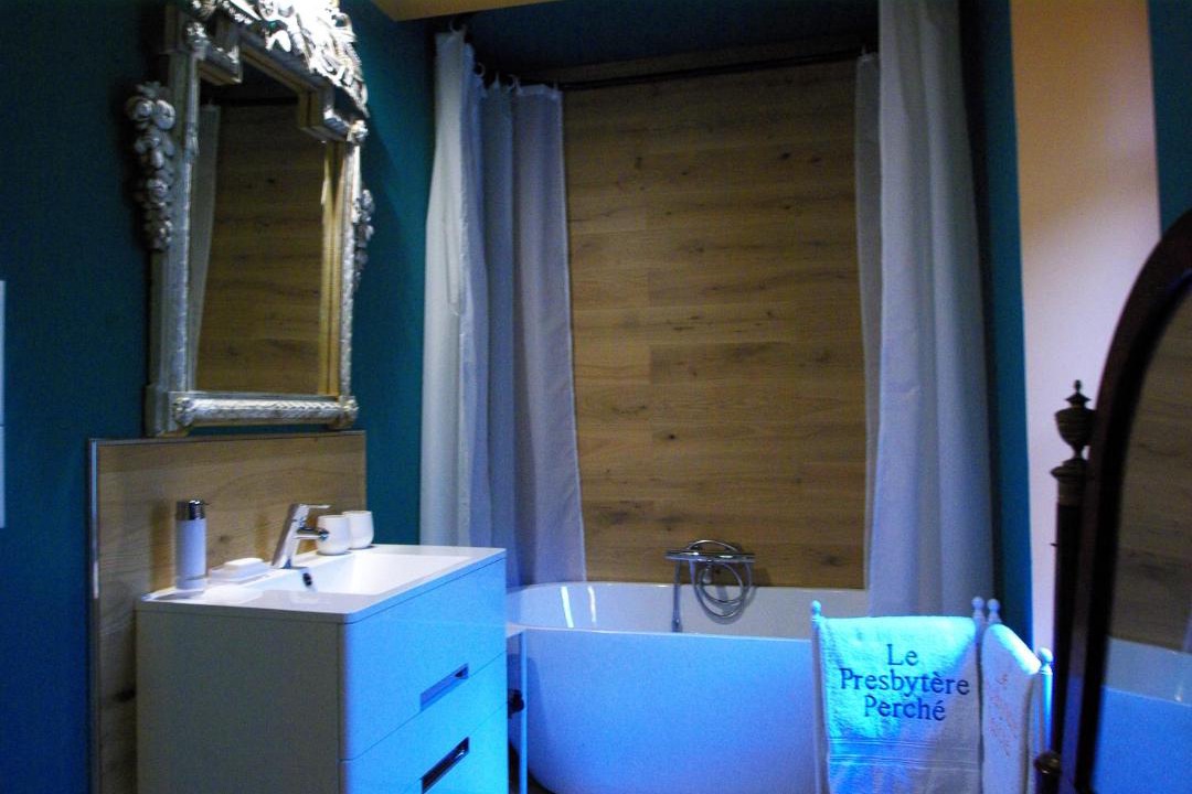 Photo of Bathroom in Coudehard