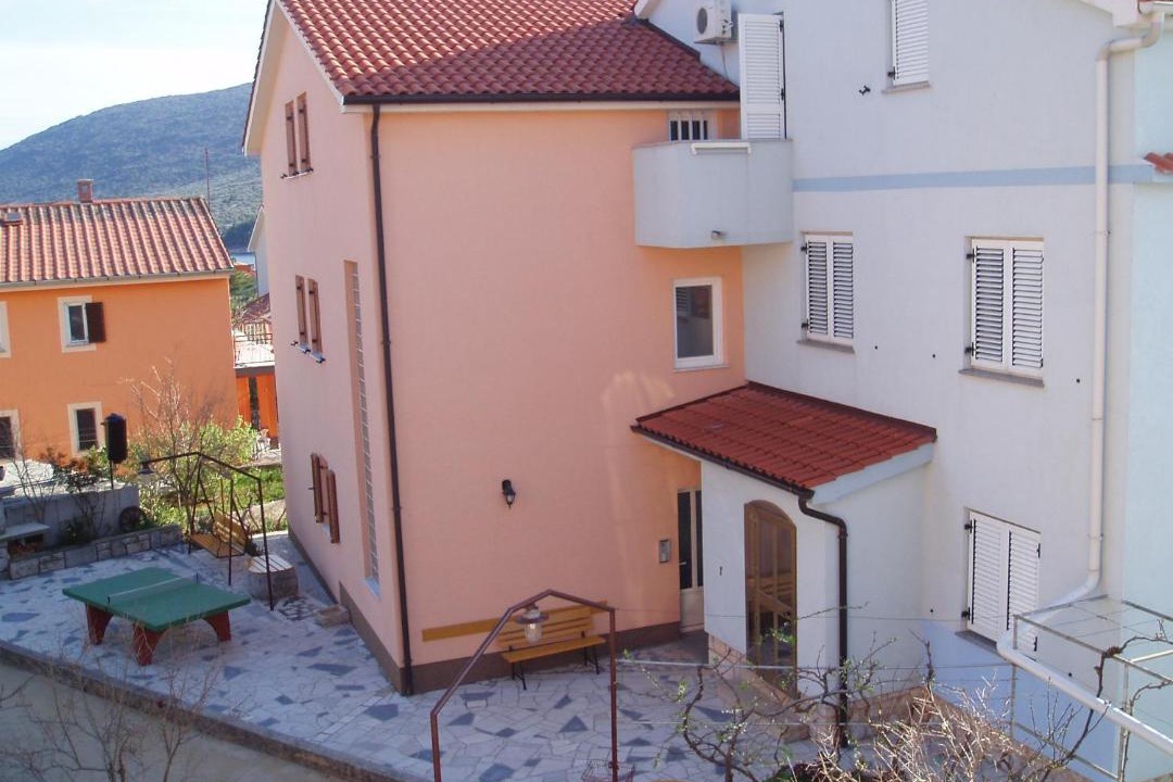 Photo of Others in Cres
