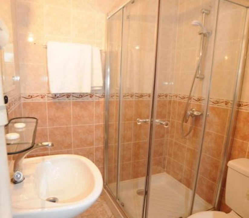 Photo of Bathroom in Arsenal