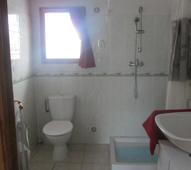 Photo of Bathroom in Crestet