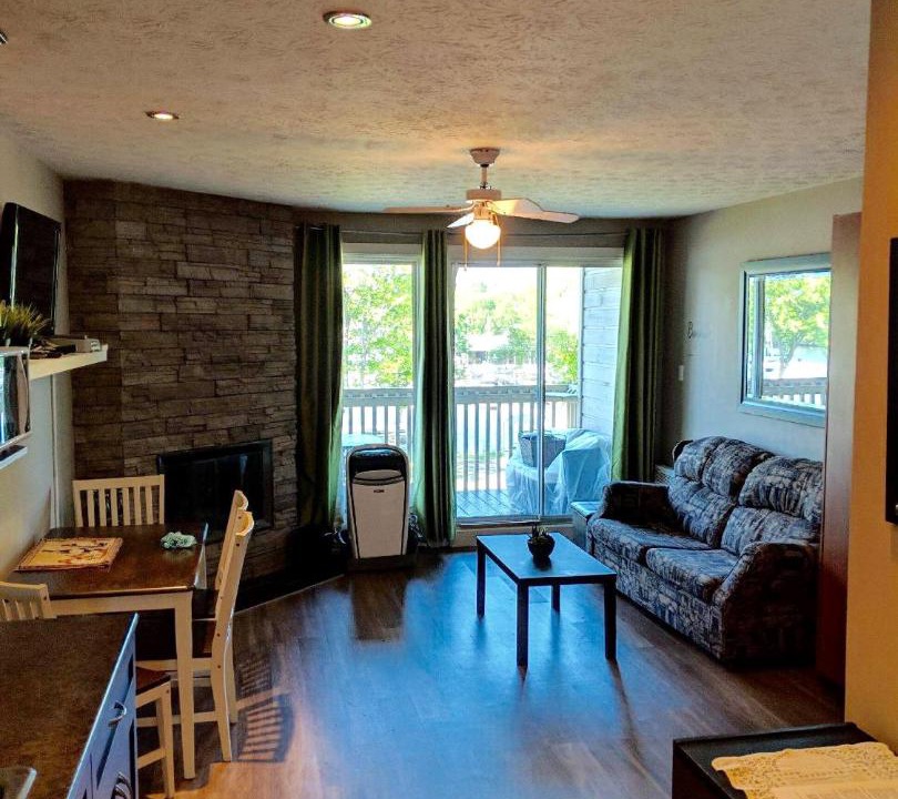 Photo of Livingroom in Magog