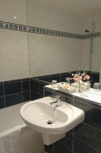 Photo of Bathroom in Quartier de la Plaine-de-Monceaux