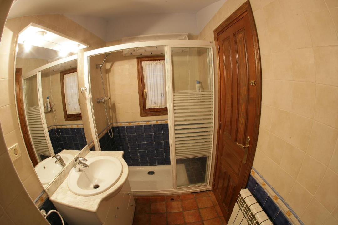 Photo of Bathroom in Asque