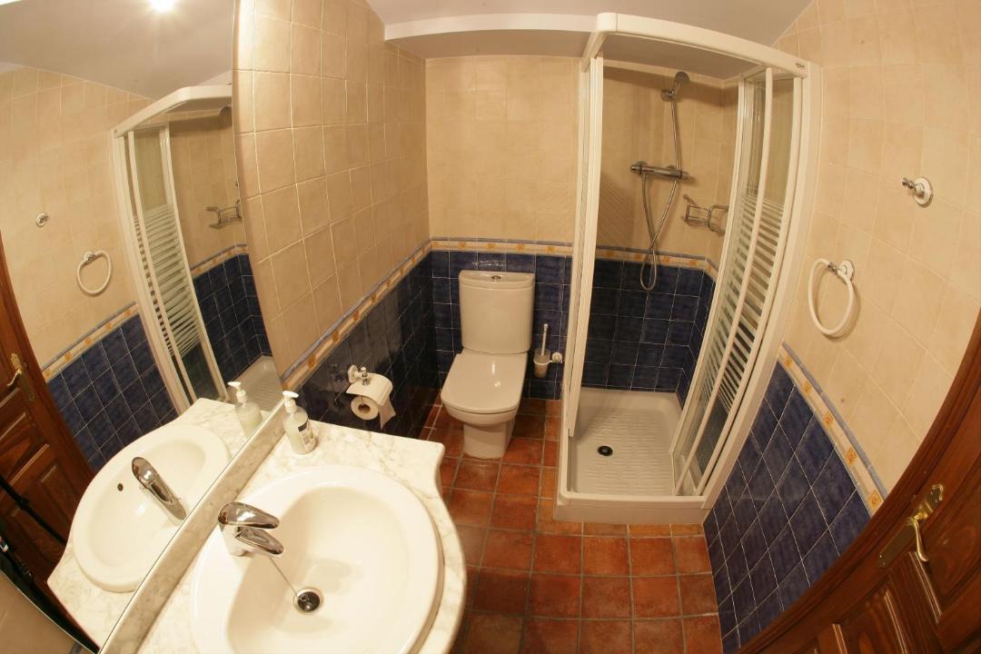 Photo of Bathroom in Asque