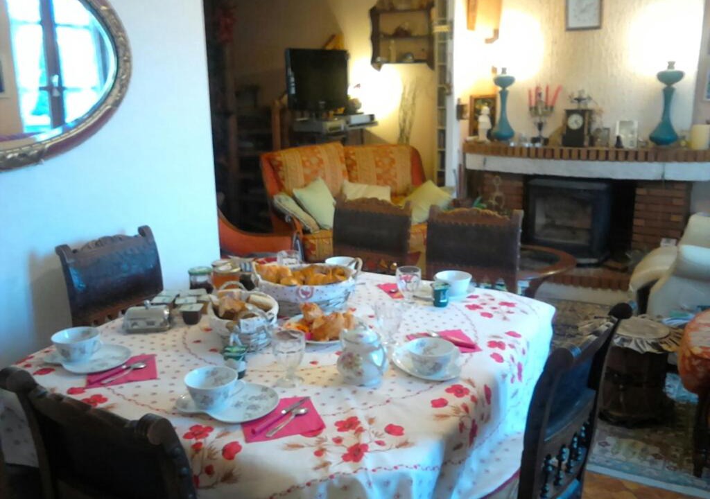 Photo of Others in Bezenet