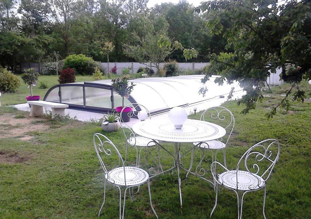 Photo of Others in Bezenet