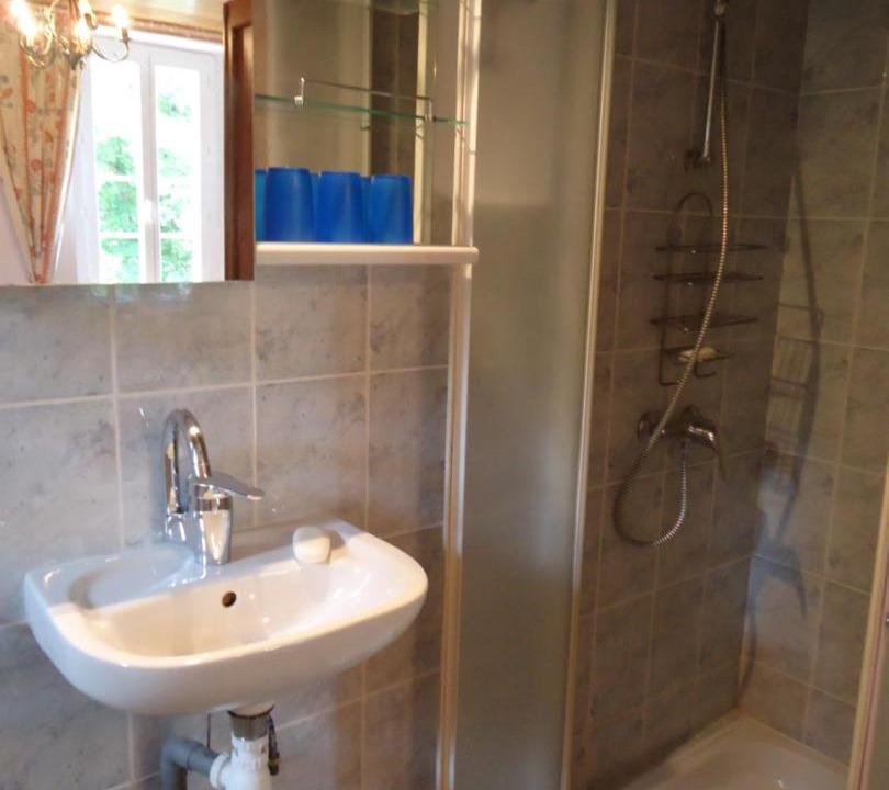 Photo of Bathroom in Engravies