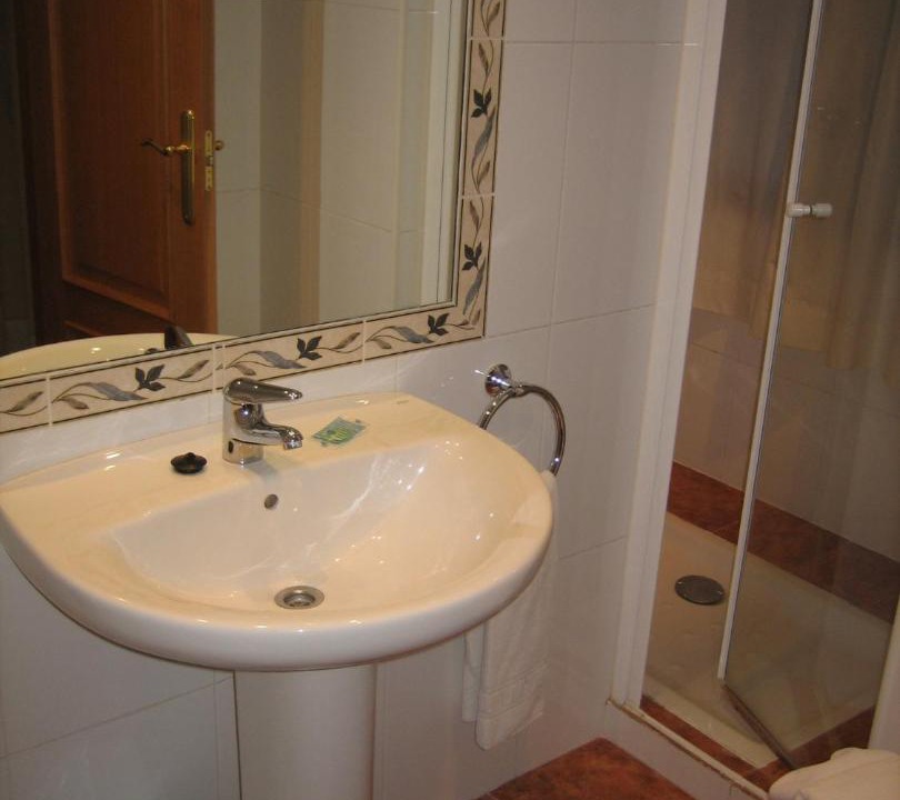 Photo of Bathroom in La Puebla de Alfinden