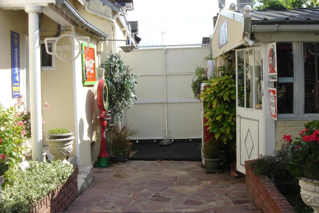 Photo of Others in Mer