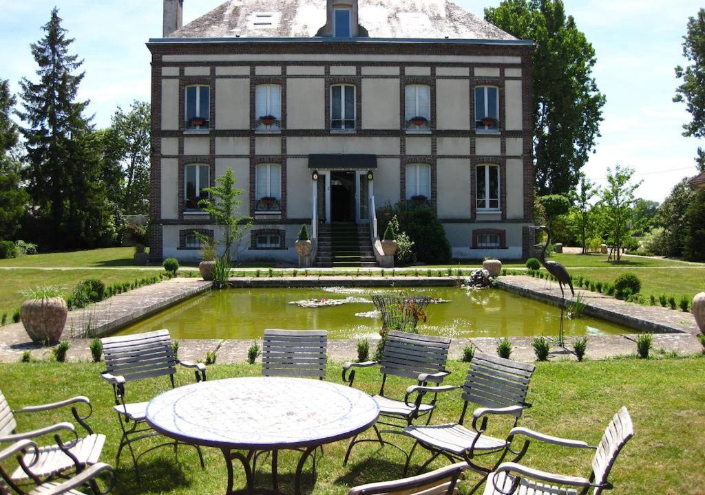 Photo of Others in La Chaussee-d'Ivry