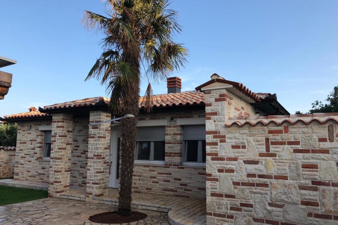 Photo of Buildings in Liznjan