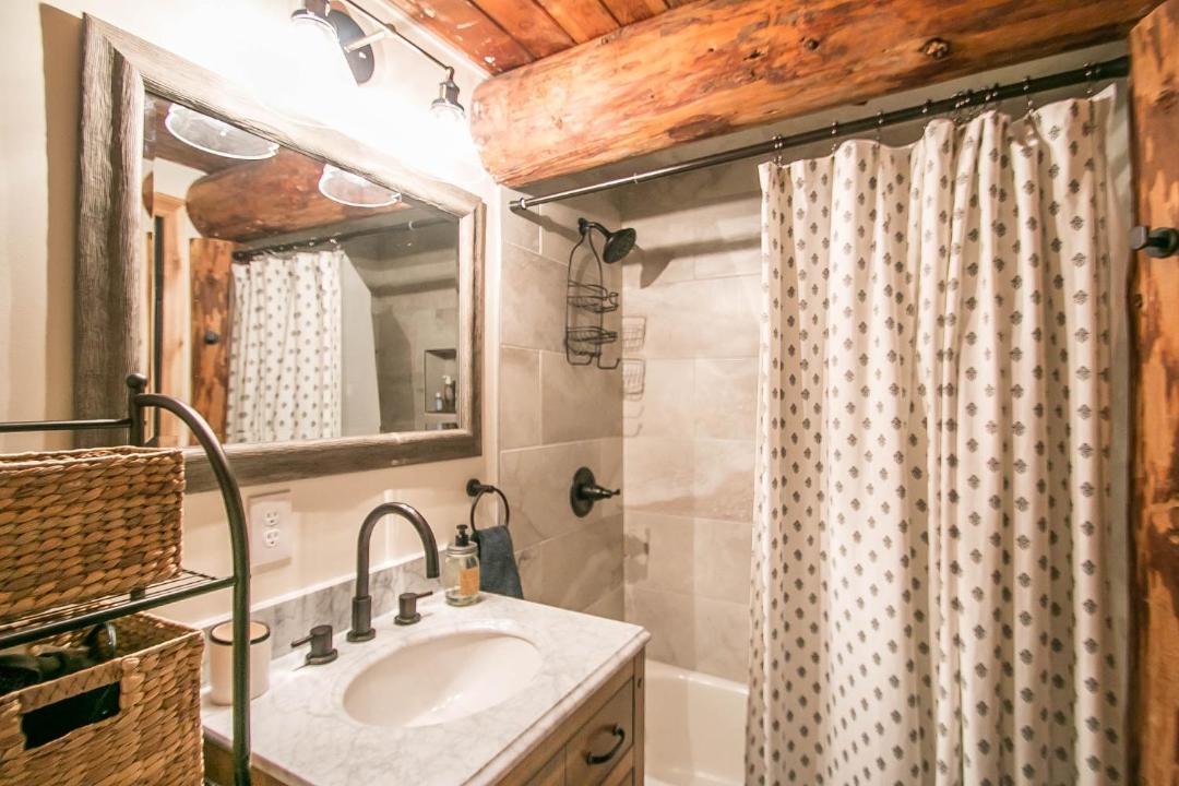 Photo of Bathroom in Ardenvoir