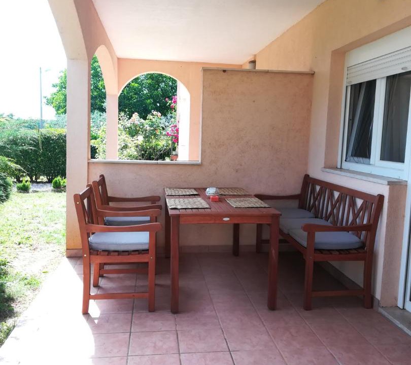 Photo of Livingroom in Flengi