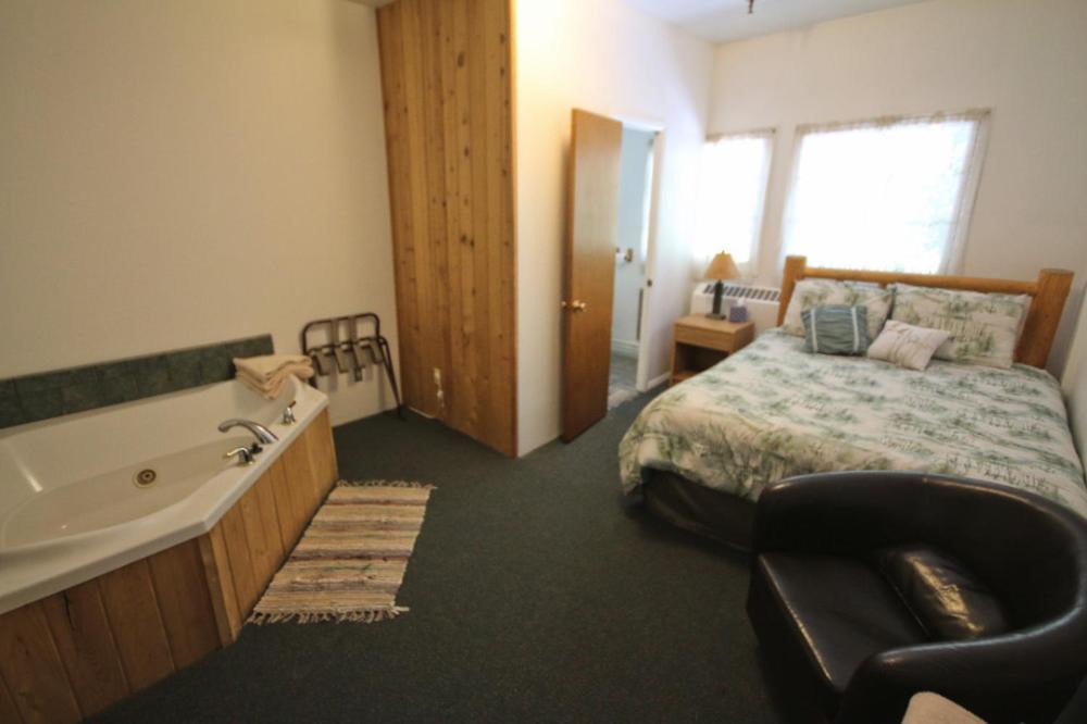 Photo of Others in Mead