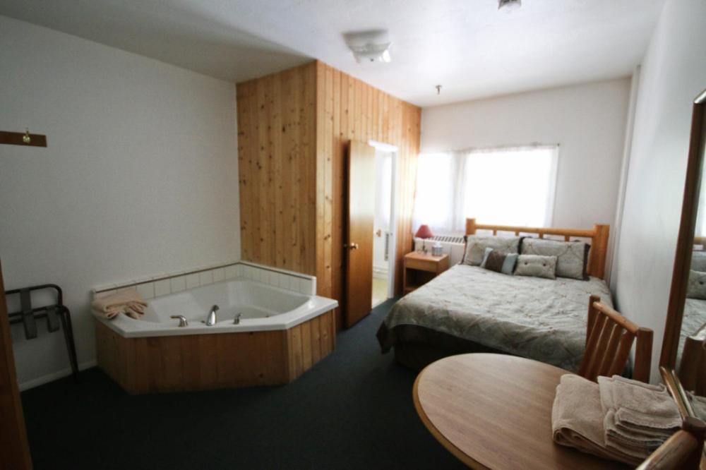 Photo of Others in Mead