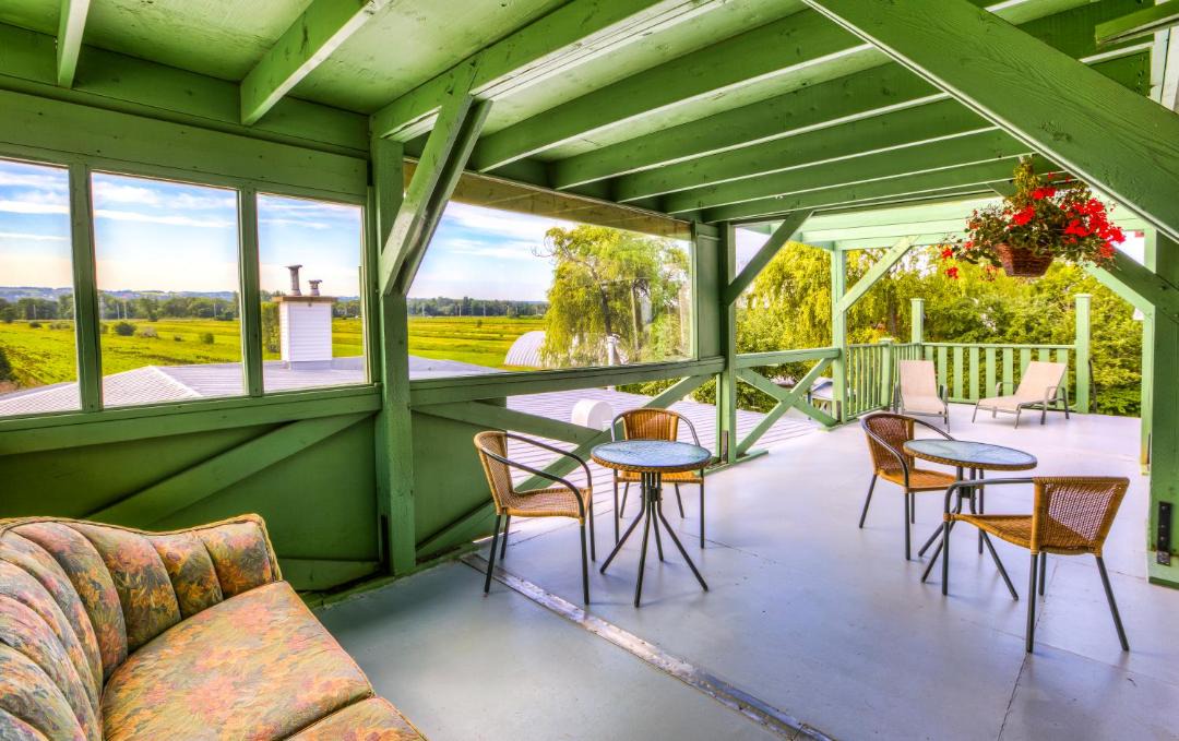 Photo of Patio Balcony in Chateau-Richer