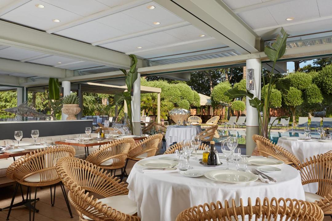 Photo of Others in Les Arcades