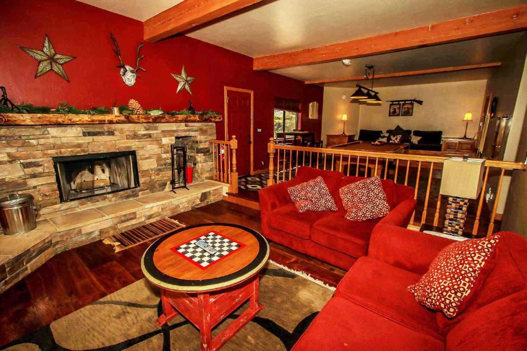 Photo of Livingroom in Evergreen Estates