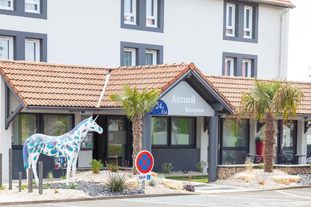 Photo of Buildings in Souche