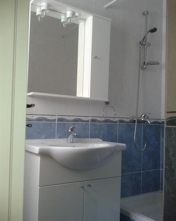 Photo of Bathroom in Sreser