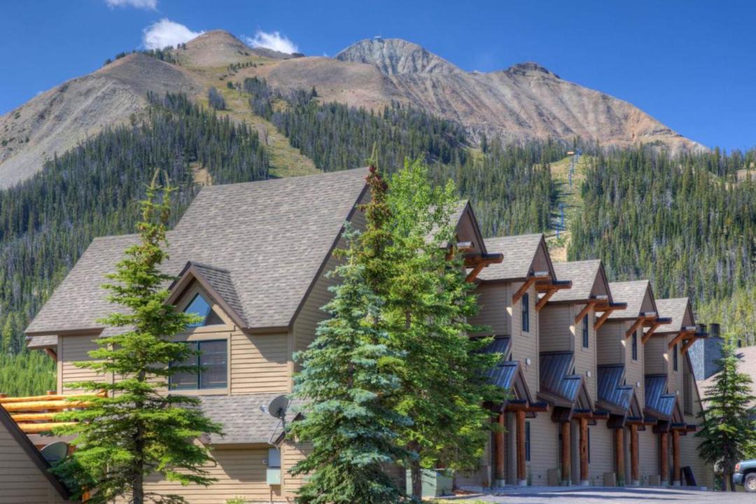 Photo of Buildings in Saddle Ridge