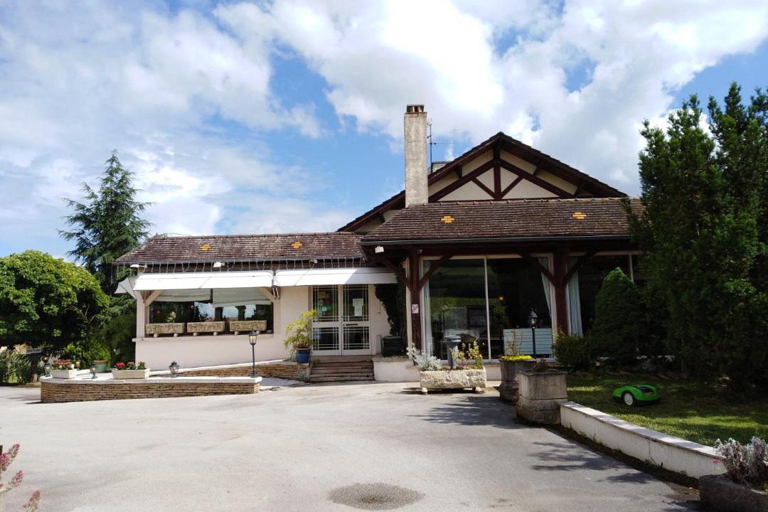 Photo of Buildings in Ladoix-Serrigny
