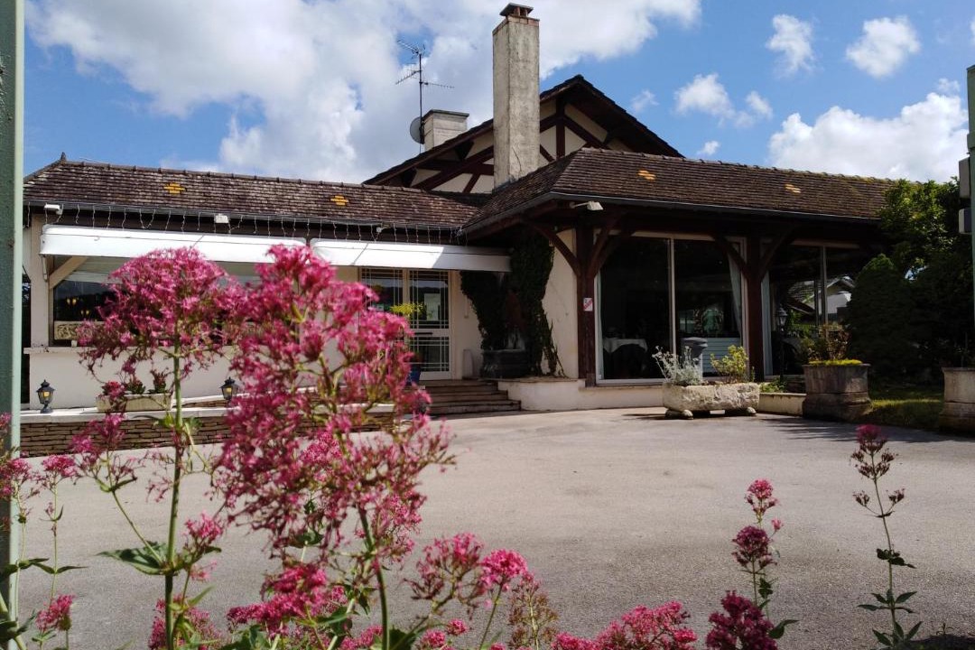 Photo of Buildings in Ladoix-Serrigny