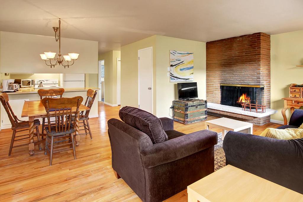 Photo of Livingroom in Fremont