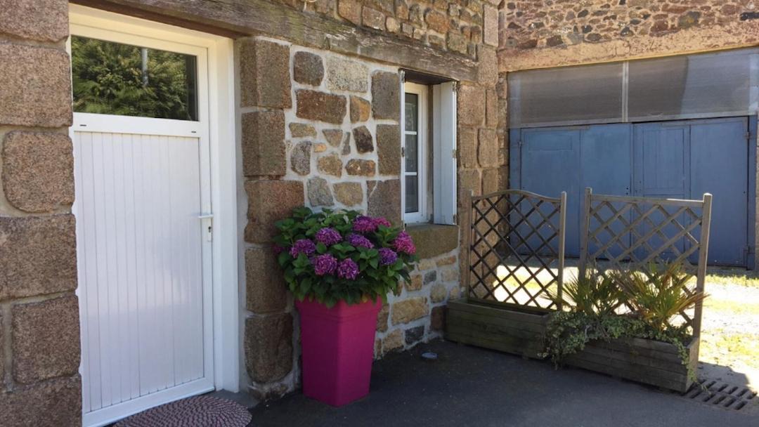 Photo of Buildings in La Meaugon