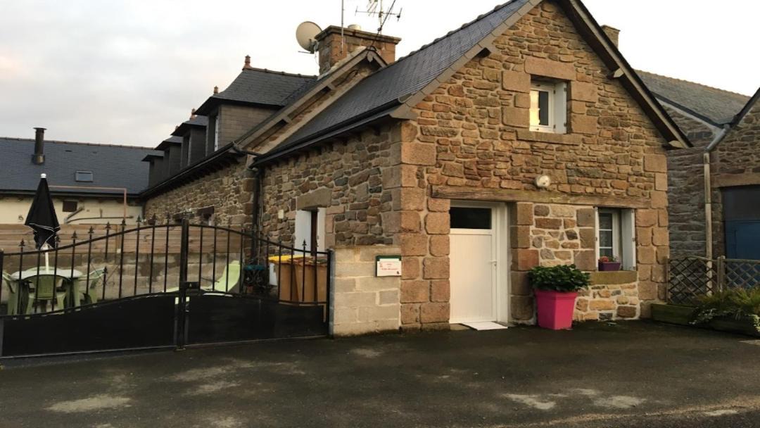 Photo of Buildings in La Meaugon