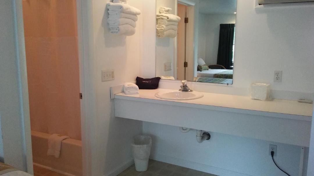 Photo of Bathroom in Chincoteague