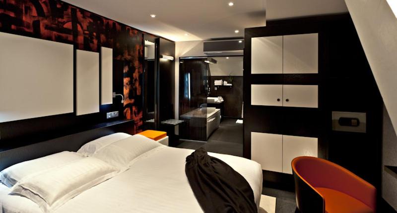 Photo of Others in Conques