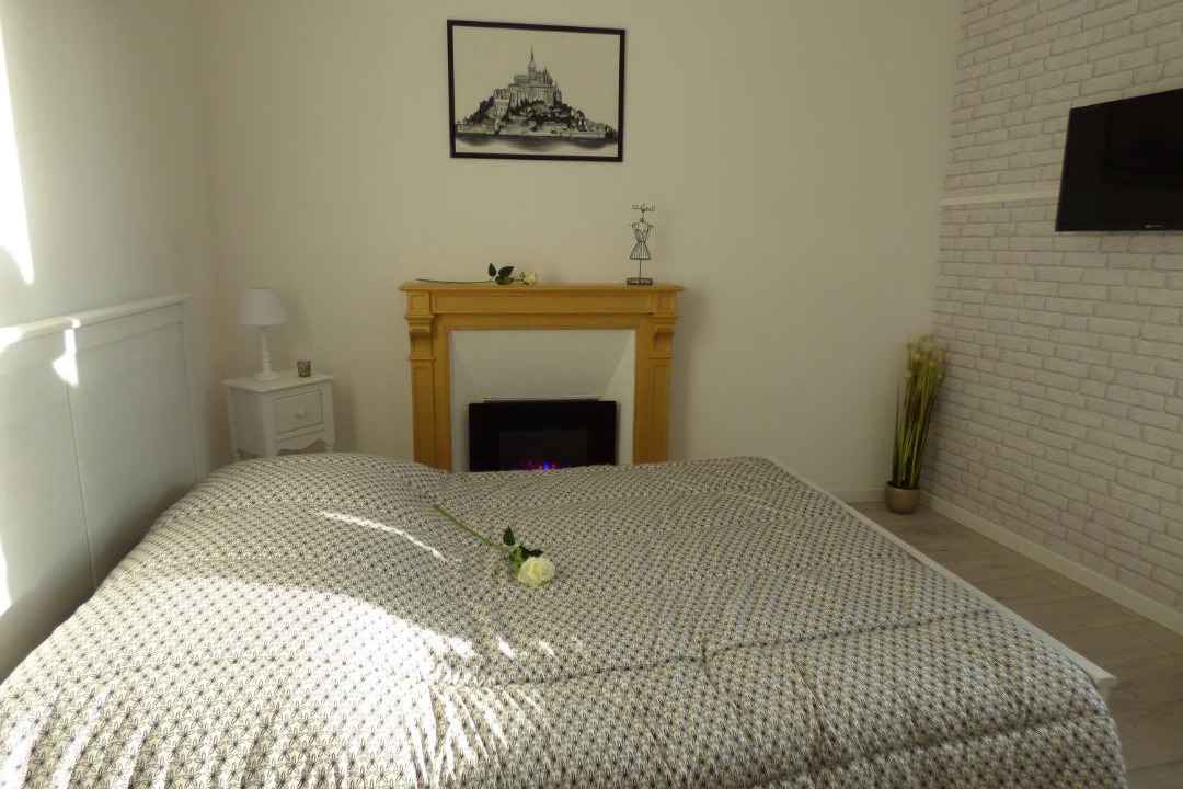 Photo of Bedroom in Pontorson