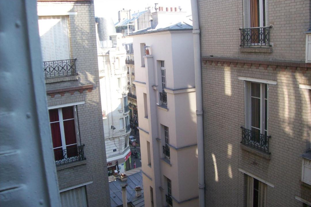 Photo of Others in Quartier des Grandes-Carrieres