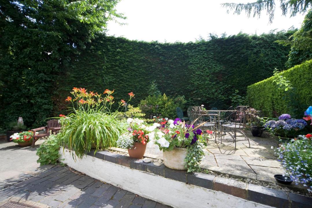 Photo of Others in Warwick