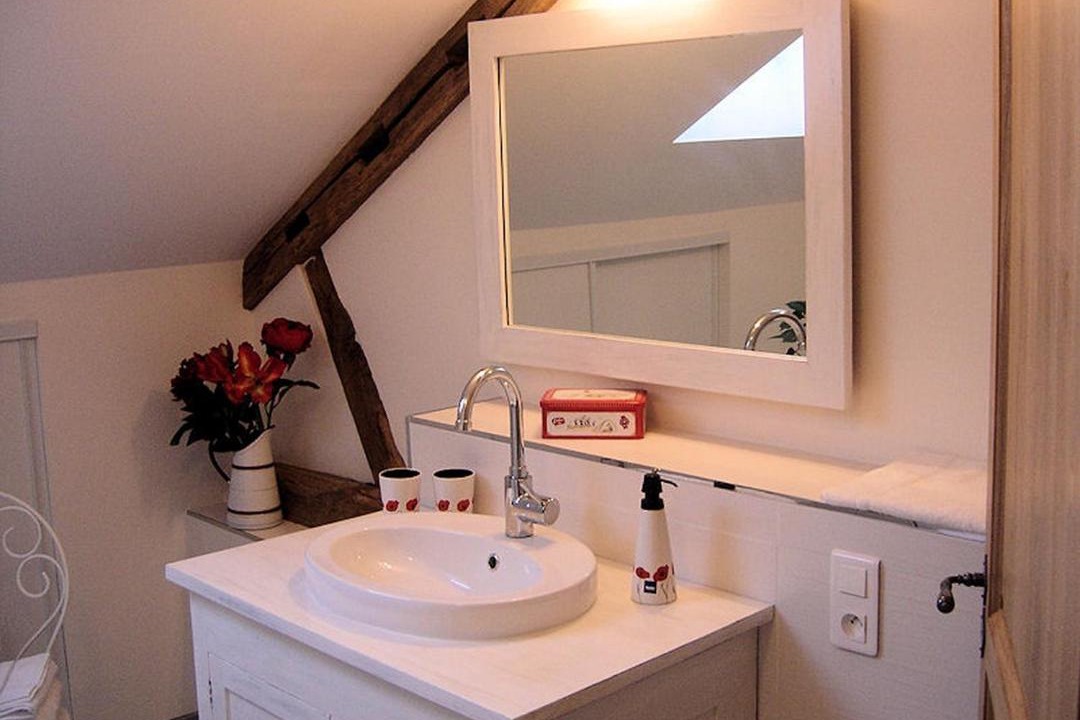 Photo of Bathroom in Saint-Nicolas-les-Citeaux