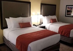 B/W Plus Elizabethtown Inn & Suites