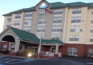 Days Inn & Suites by Wyndham Tucker/Northlake