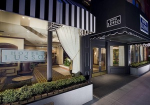 The Davenport Lusso, Autograph Collection